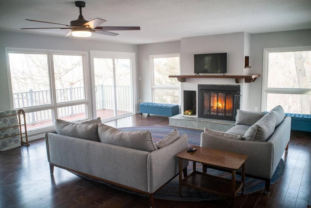 Finn'S Hideaway -Modern Family River Home Keokuk Екстериор снимка